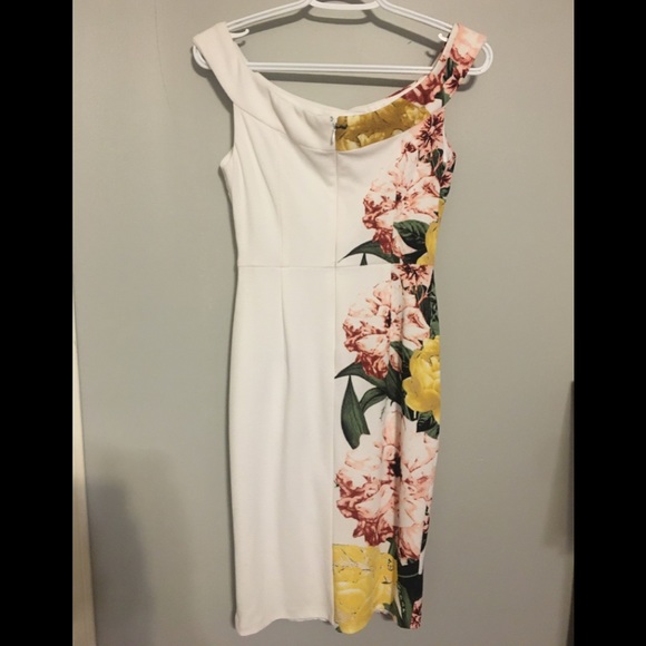Floral design dress - Picture 2 of 3